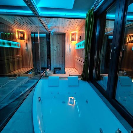 Smart Luxury Penthouse Suites - Private Sauna, Hot-Tub, Home Cinema At The Best Location In Skopje Exterior photo