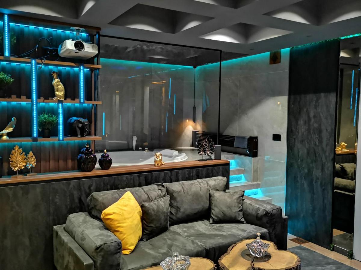 Smart Luxury Penthouse Suites - Private Sauna, Hot-Tub, Home Cinema At The Best Location In Skopje Exterior photo
