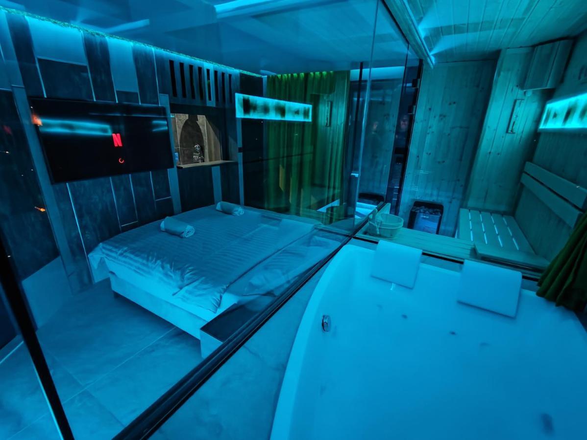 Smart Luxury Penthouse Suites - Private Sauna, Hot-Tub, Home Cinema At The Best Location In Skopje Exterior photo