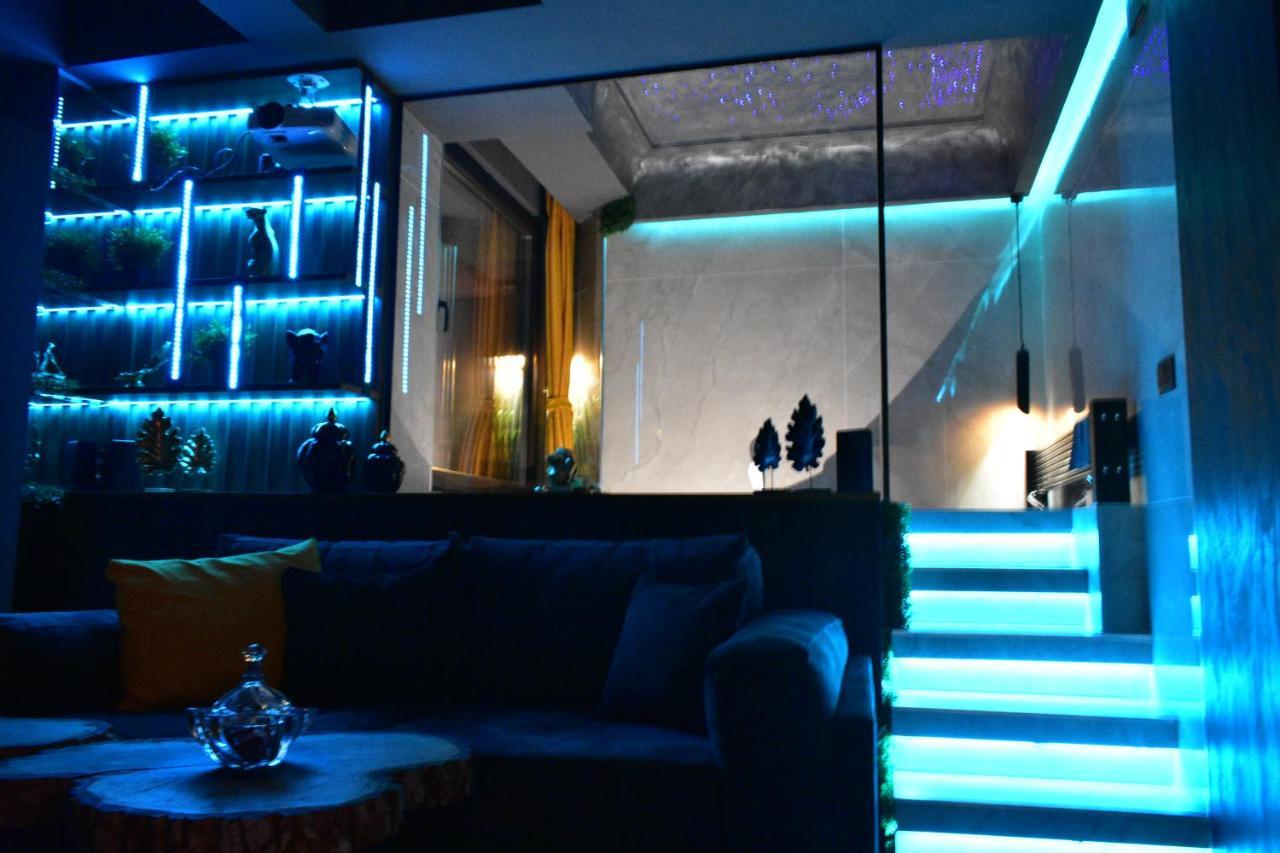 Smart Luxury Penthouse Suites - Private Sauna, Hot-Tub, Home Cinema At The Best Location In Skopje Exterior photo