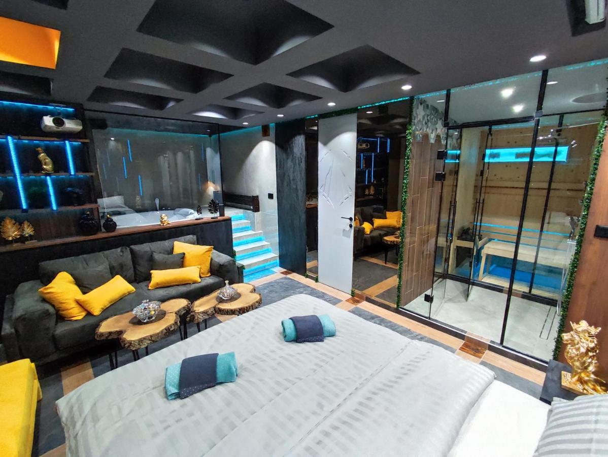 Smart Luxury Penthouse Suites - Private Sauna, Hot-Tub, Home Cinema At The Best Location In Skopje Exterior photo