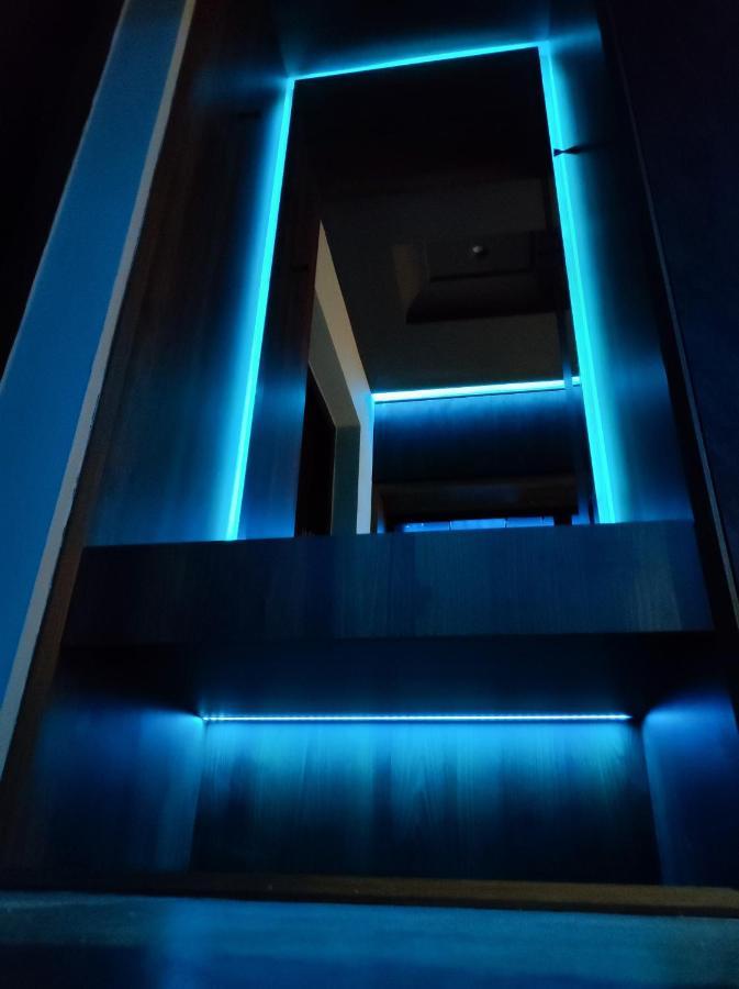 Smart Luxury Penthouse Suites - Private Sauna, Hot-Tub, Home Cinema At The Best Location In Skopje Exterior photo