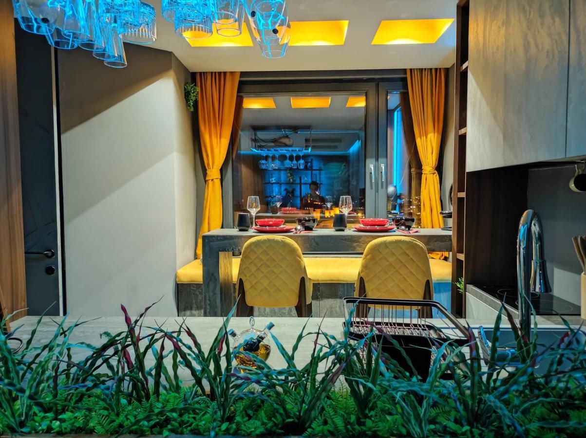 Smart Luxury Penthouse Suites - Private Sauna, Hot-Tub, Home Cinema At The Best Location In Skopje Exterior photo