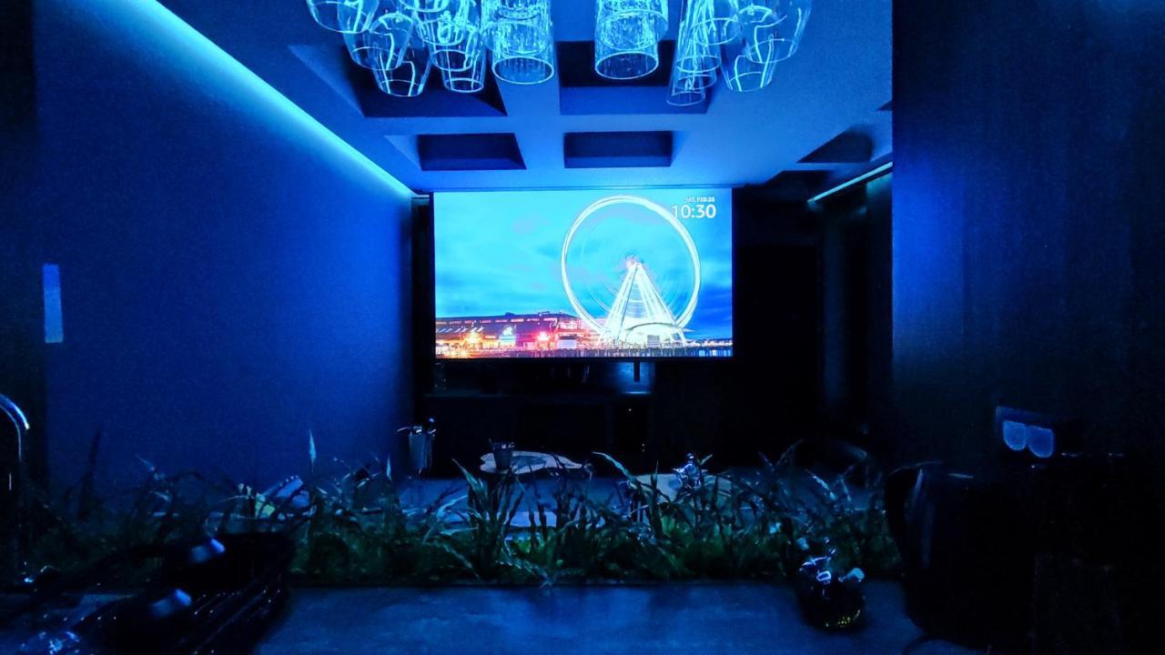 Smart Luxury Penthouse Suites - Private Sauna, Hot-Tub, Home Cinema At The Best Location In Skopje Exterior photo