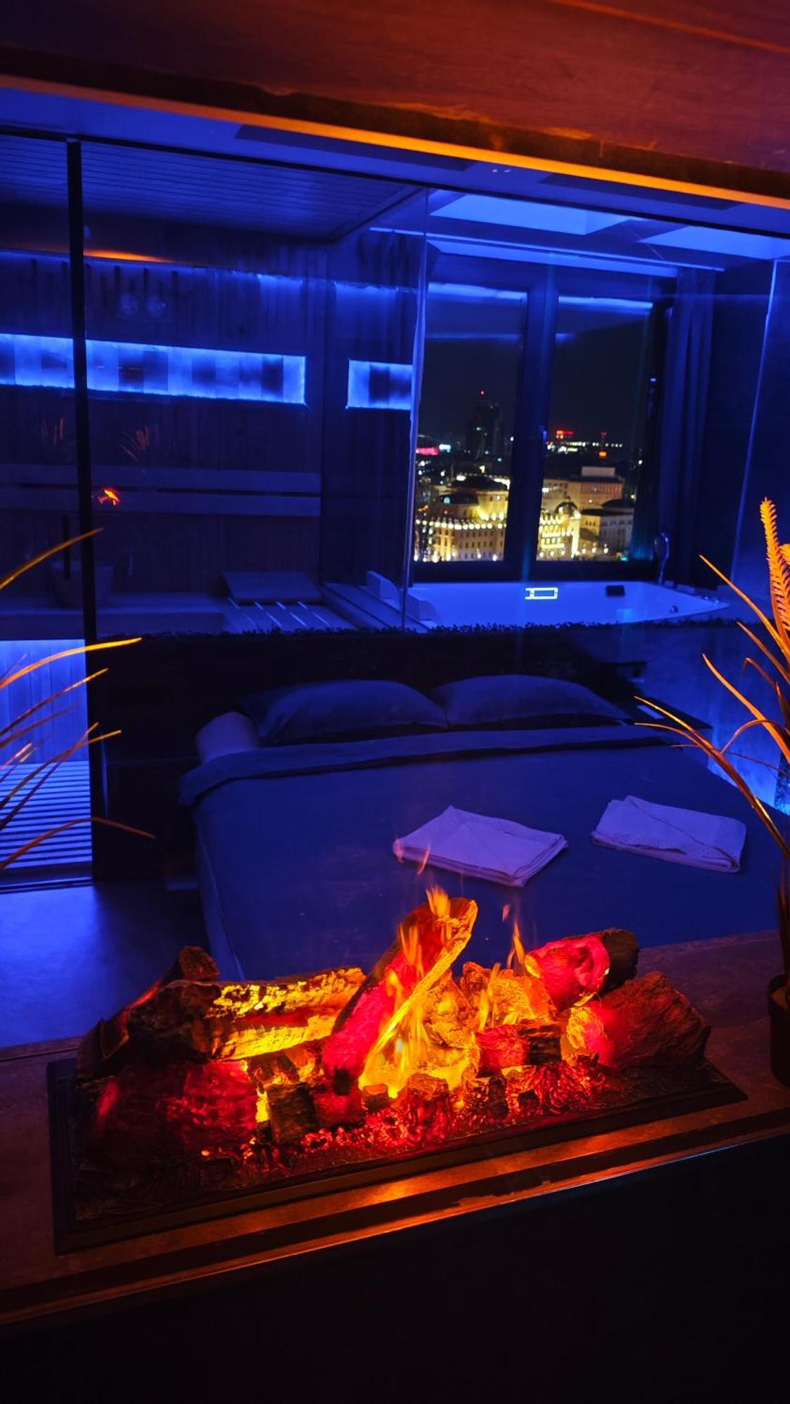 Smart Luxury Penthouse Suites - Private Sauna, Hot-Tub, Home Cinema At The Best Location In Skopje Exterior photo